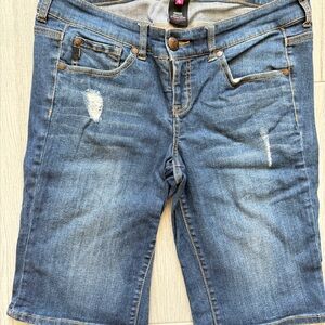 Torrid Women's Denim Jeans Shorts, Size 14, Distressed Star Print, Stretch Blue